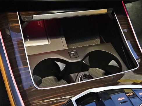 New 2026 BMW X5 xDrive50e w/ M Sport Package image 34