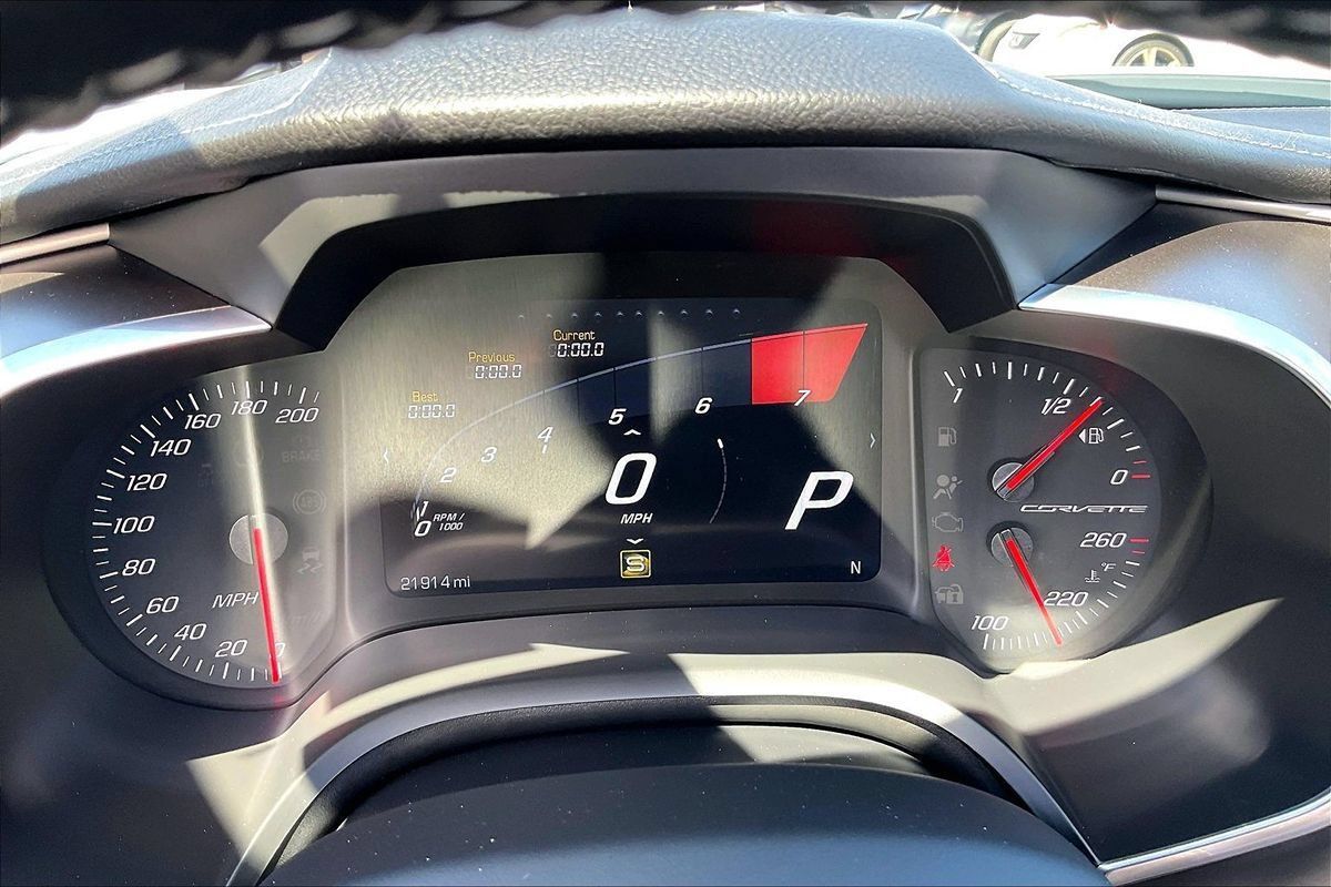 Used 2019 Chevrolet Corvette Stingray Coupe w/ Carbon Flash Badge Package RWD image 22
