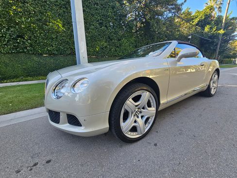 Used 2014 Bentley Continental GT image 1