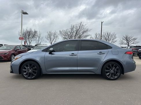 Used 2026 Toyota Corolla SE image 2