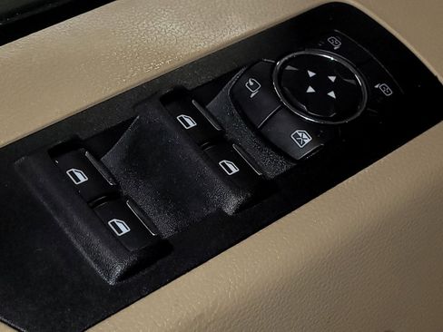 Used 2015 Ford F150 Lariat image 27