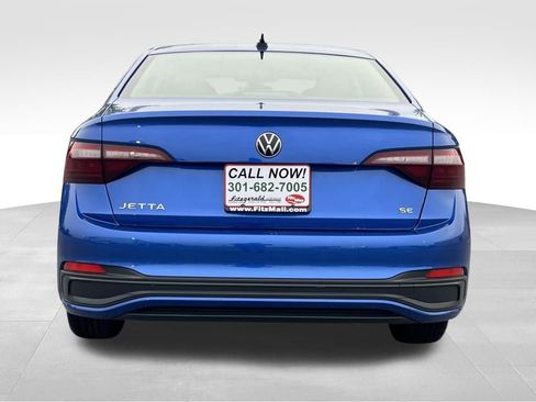 Used 2024 Volkswagen Jetta SE image 6