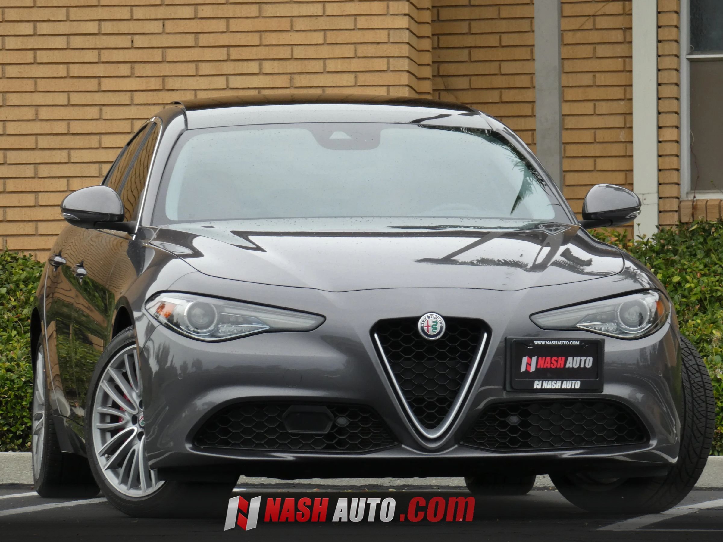 Used 2018 Alfa Romeo Giulia Ti w/ Quick Order Package 22X Lusso AWD/4WD image 3