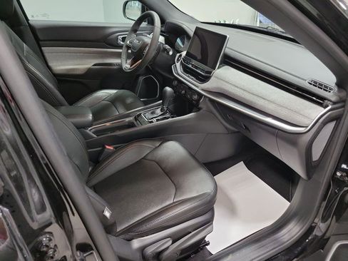 Used 2023 Jeep Compass Latitude AWD/4WD image 19