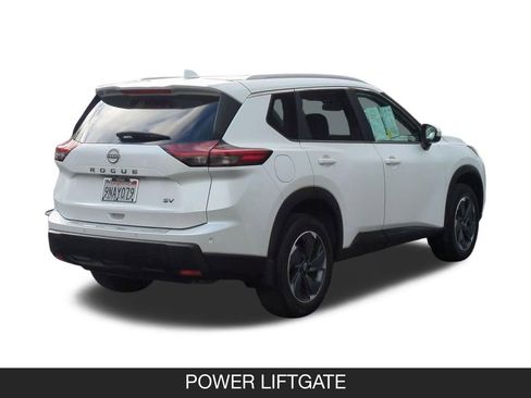 Used 2024 Nissan Rogue SV w/ SV Premium Package FWD image 9