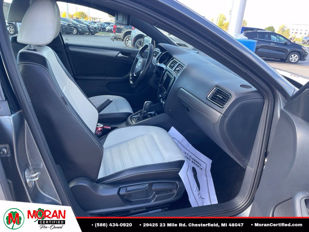 Used 2016 Volkswagen Jetta Sport w/ Lighting Package FWD image 29