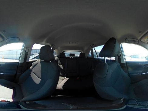 Used 2025 Toyota RAV4 LE image 39