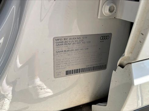 Used 2020 Audi Q3 2.0T Premium w/ Convenience Package image 34