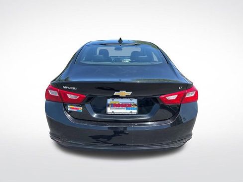 Used 2017 Chevrolet Malibu LT w/ Leather Package FWD image 4