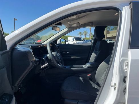 Used 2025 Nissan Kicks SV FWD image 20