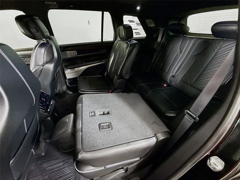 Used 2026 Cadillac Vistiq Platinum w/ LPO, Floor Liner Package image 16