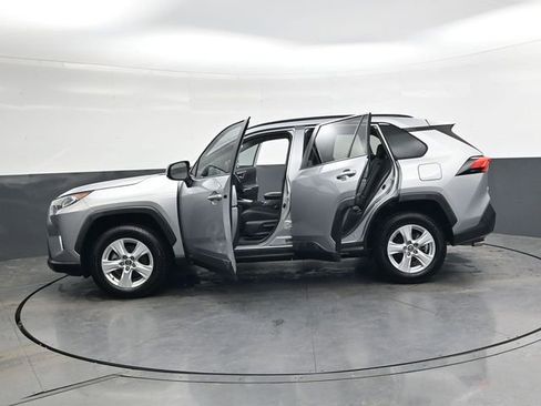 Used 2019 Toyota RAV4 XLE image 33
