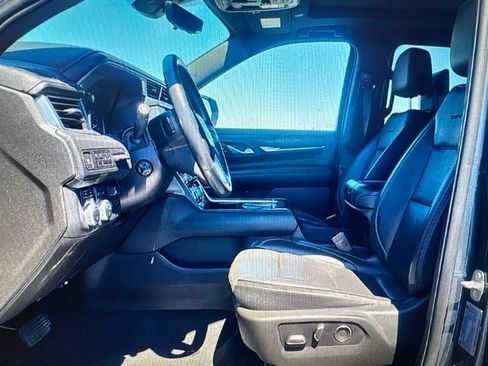 Used 2021 GMC Yukon XL Denali w/ Denali Ultimate Package AWD/4WD image 9