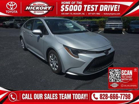 Used 2022 Toyota Corolla LE FWD image 1