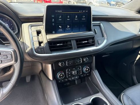 Used 2023 Chevrolet Suburban Premier RWD image 17