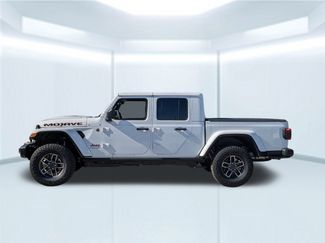 New 2026 Jeep Gladiator Mojave video 2