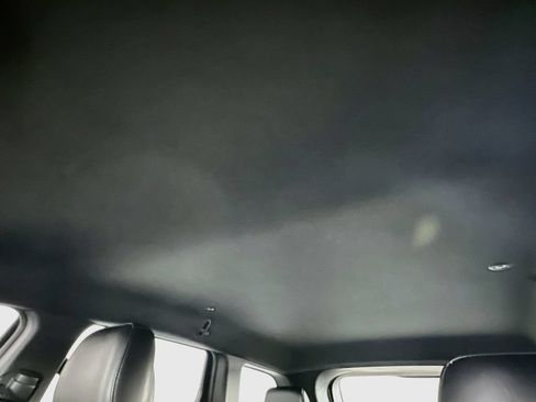 Used 2018 Jeep Grand Cherokee Altitude RWD image 21