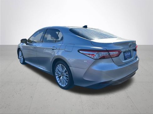Certified 2019 Toyota Camry XLE w/ Navigation Package image 10