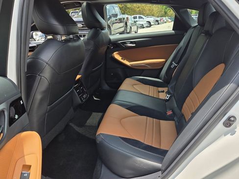 Used 2021 Toyota Avalon Touring w/ Advanced Safety Package FWD image 11