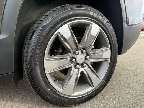 Used 2017 GMC Acadia SLT image 10