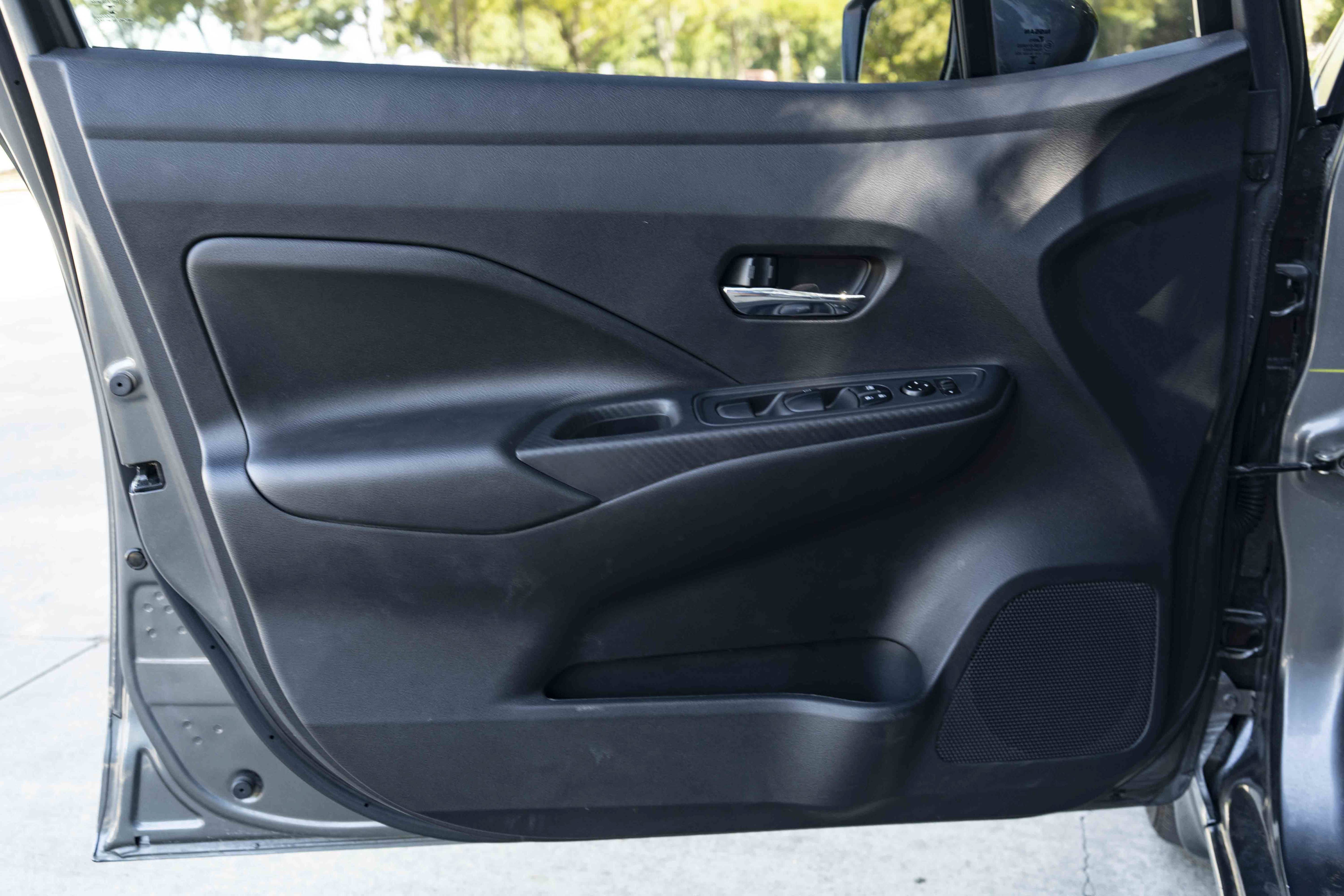 Used 2025 Nissan Versa SV w/ Trunk Package FWD image 33