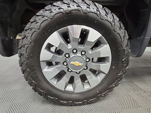 Used 2024 Chevrolet Silverado 2500 Custom w/ Custom Value Package image 43