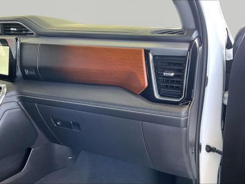 Used 2023 GMC Sierra 1500 Denali w/ Technology Package AWD/4WD image 18