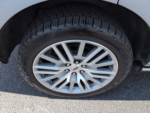 Certified 2022 Ford Expedition Limited AWD/4WD image 9