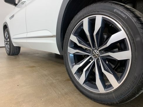 Used 2021 Volkswagen Atlas SEL R-Line image 17