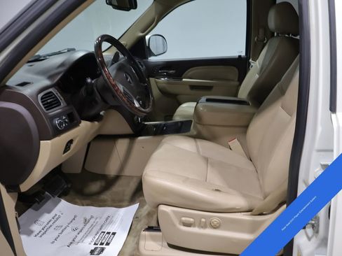 Used 2014 GMC Yukon XL Denali AWD/4WD image 11