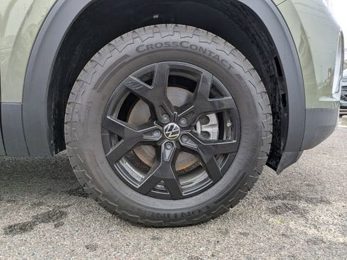 Certified 2025 Volkswagen Atlas Peak Edition SE image 11