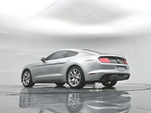 Used 2015 Ford Mustang GT Premium w/ Equipment Group 401A RWD image 3