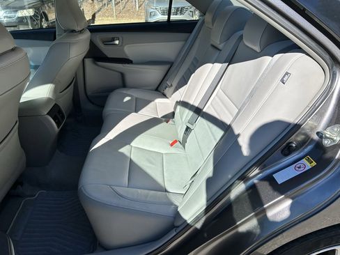 Used 2016 Toyota Camry XLE image 5