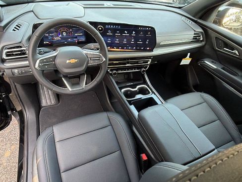 New 2026 Chevrolet Traverse LT w/ Driver Confidence Package FWD image 20