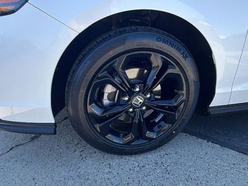 Used 2025 Honda Accord SE image 10