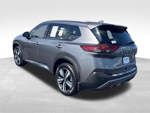 Used 2023 Nissan Rogue SL FWD image 3