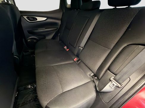 Used 2020 Nissan Rogue Sport S image 12