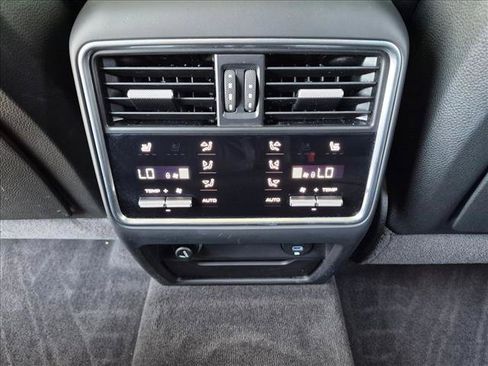 Used 2021 Porsche Cayenne Turbo AWD/4WD image 18