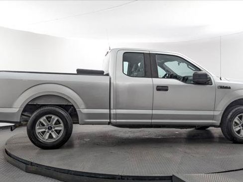 Used 2017 Ford F150 XL w/ Equipment Group 101A Mid RWD image 9