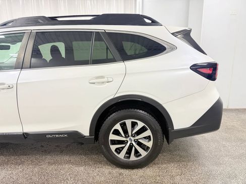 Used 2022 Subaru Outback Premium image 5