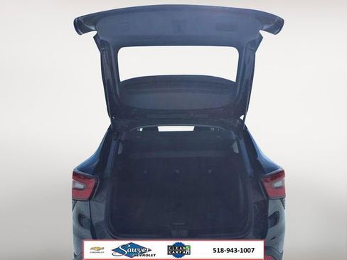 Used 2025 Chevrolet Trax LT w/ LT Convenience Package FWD image 10