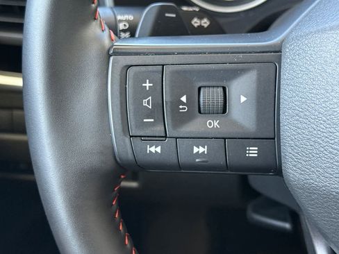 Used 2025 Nissan Rogue SV AWD/4WD image 27