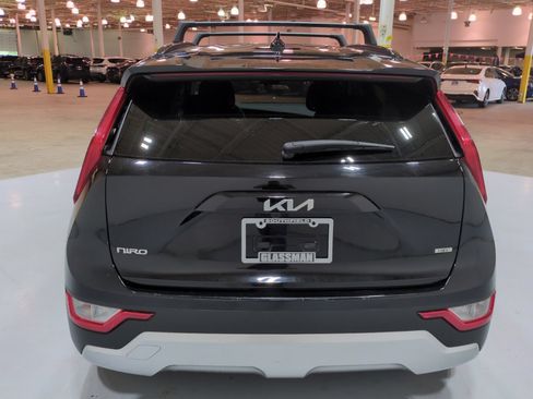 Certified 2024 Kia Niro LX FWD image 4