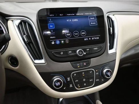 Used 2020 Chevrolet Malibu LT w/ Leather Package FWD image 26