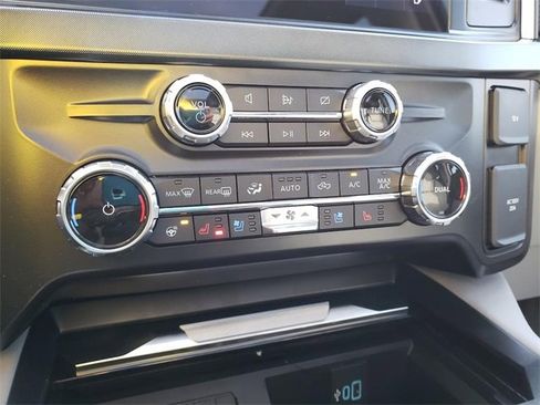 Used 2024 Ford F250 Limited image 22