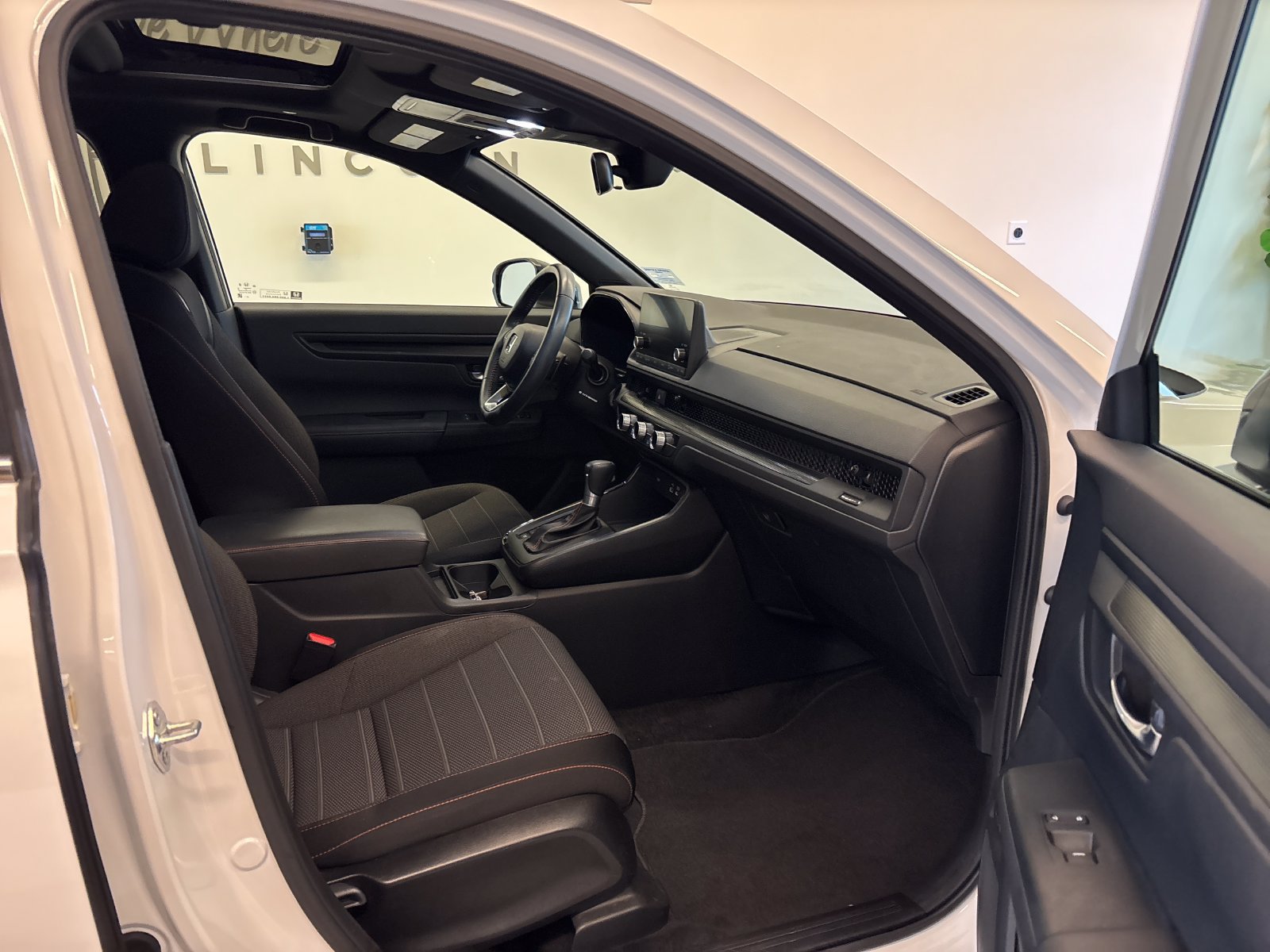 Certified 2025 Honda CR-V Sport image 6
