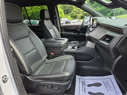 Used 2024 Chevrolet Tahoe Premier AWD/4WD image 21
