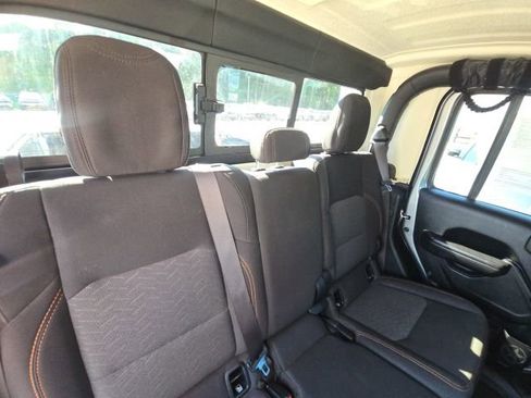 Used 2020 Jeep Gladiator Mojave w/ Cold Weather Group AWD/4WD image 15