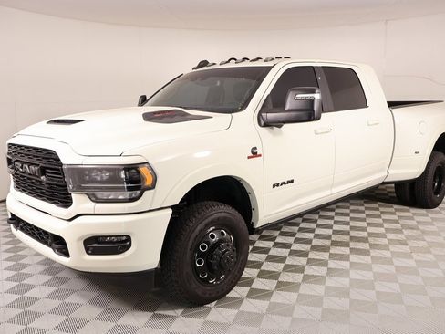 Used 2024 RAM 3500 Limited image 10