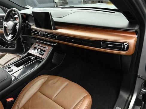 Used 2022 Lincoln Aviator Reserve w/ Equipment Group 201A image 32